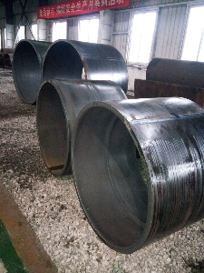 碳鋼管和碳素鋼板卷管有什么不同